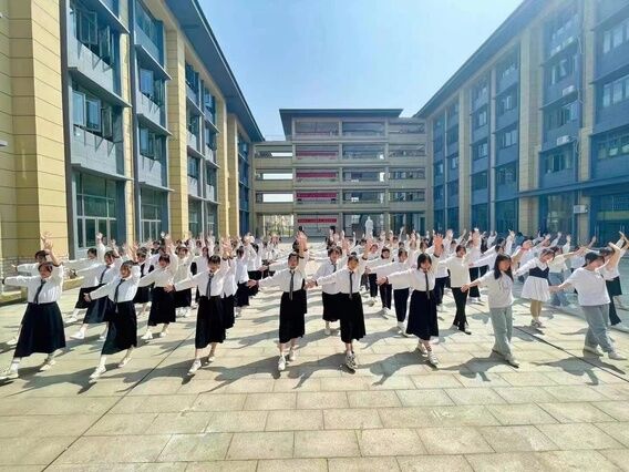 上饶市广丰区职业高级中学新闻信息